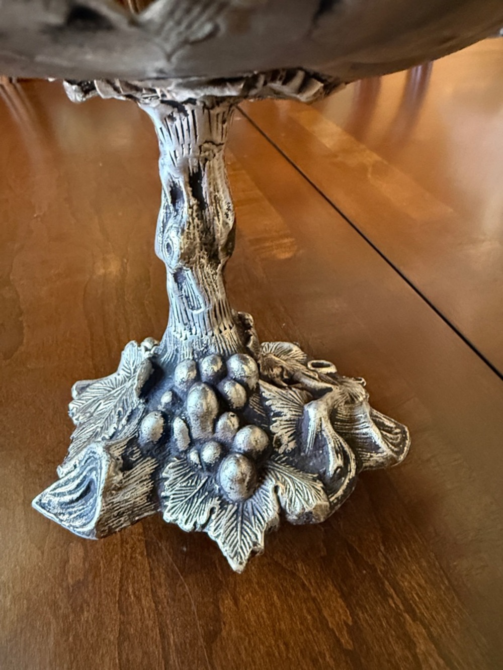Ornate Leaf-Pattern Pedestal Serving Tray - Silver Finish - Picture 8 of 9